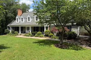 10101 Windy Knoll Ln, Vienna, VA 22182 - Photo 4