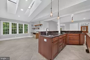10101 Windy Knoll Ln, Vienna, VA 22182 - Photo 34