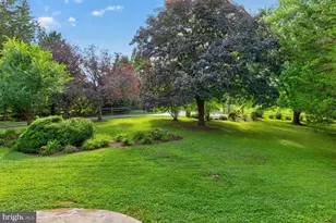10101 Windy Knoll Ln, Vienna, VA 22182 - Photo 8