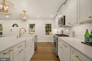 2832 Summerfield Rd, Falls Church, VA 22042 - Photo 6