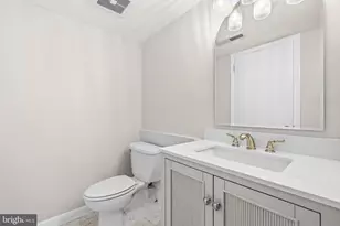1604 Valencia Way, Reston, VA 20190 - Photo 36