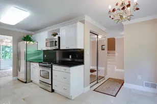 10522 Brevity Dr, Great Falls, VA 22066 - Photo 8
