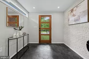 3511 Slade Run Dr, Falls Church, VA 22042 - Photo 6