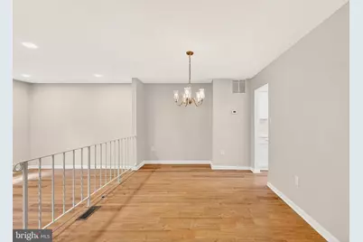 7306 Eggar Woods Lane, Springfield, VA 22153 - Photo 8