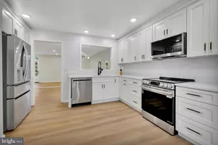 9347 Peter Roy Ct, Burke, VA 22015 - Photo 10
