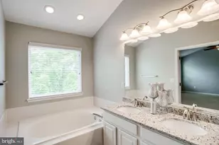 12476 Casbeer Dr, Fairfax, VA 22033 - Photo 20
