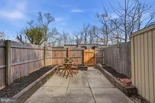 8230 Carrleigh Pkwy, Springfield, VA 22152 - Photo 4