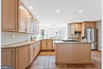 8422 Blevins Way Court, Vienna, VA 22182 - Photo 12
