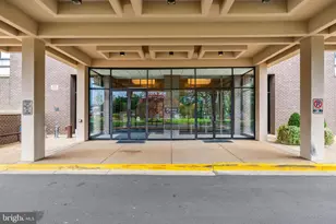 1800 Old Meadow Rd, McLean, VA 22102 - Photo 2