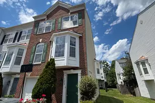 5298 Jule Star Dr, Centreville, VA 20120 - Photo 2