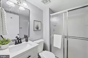 10243 Roberts Common Ln, Burke, VA 22015 - Photo 14