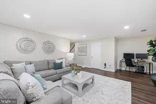 10243 Roberts Common Ln, Burke, VA 22015 - Photo 18