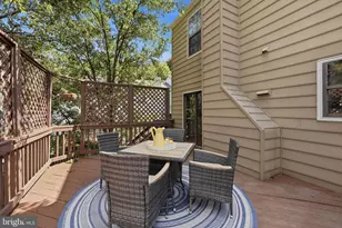 10243 Roberts Common Ln, Burke, VA 22015 - Photo 20