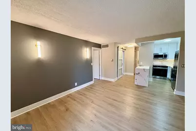 6800 Fleetwood Road #208, McLean, VA 22101 - Photo 2