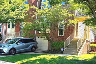 14718 Winterfield Ct, Centreville, VA 20120 - Photo 2