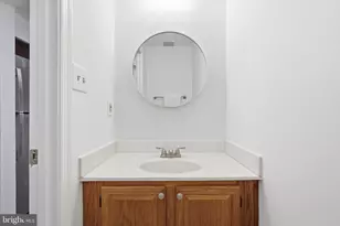 4262 Fox Lake Dr, Fairfax, VA 22033 - Photo 12