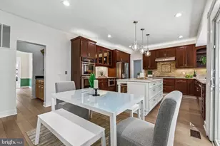 12607 Lake Normandy Ln, Fairfax, VA 22030 - Photo 14