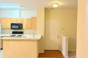 4137 Fountainside Ln, Fairfax, VA 22030 - Photo 6