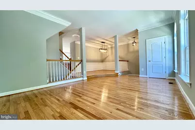 8915 Royal Hannah Lane, Fairfax, VA 22031 - Photo 4