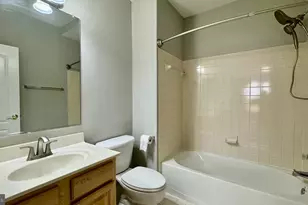 8915 Royal Hannah Ln, Fairfax, VA 22031 - Photo 38