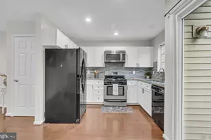 14197 Autumn Cir, Centreville, VA 20121 - Photo 26