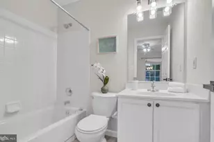14197 Autumn Cir, Centreville, VA 20121 - Photo 8