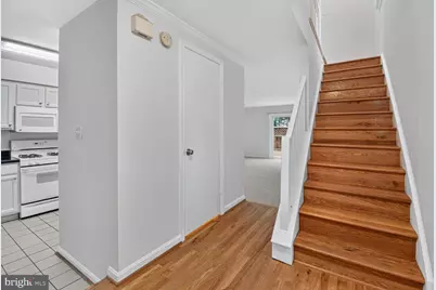 7589 Chrisland Cove, Falls Church, VA 22042 - Photo 4