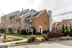 7589 Chrisland Cove, Falls Church, VA 22042 - Photo 2