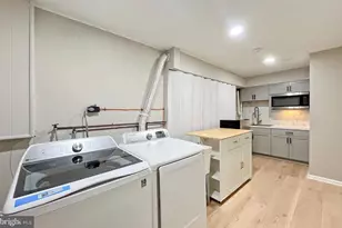 3225 Viscount Ct, Annandale, VA 22003 - Photo 20
