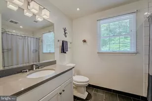 10904 Berryland Ct, Oakton, VA 22124 - Photo 28