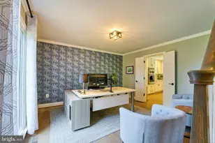 10904 Berryland Ct, Oakton, VA 22124 - Photo 4