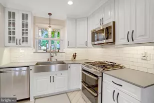 7505 Hogarth St, Springfield, VA 22151 - Photo 14