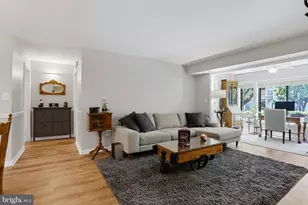 2205 Hunters Run Dr, Reston, VA 20191 - Photo 2