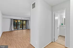 8360 Greensboro Dr, McLean, VA 22102 - Photo 36