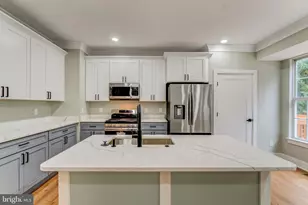 2614 Tarleton Corner Dr, Herndon, VA 20171 - Photo 4