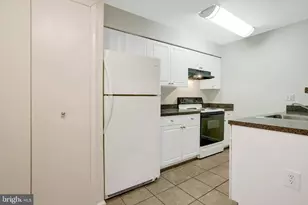 8639 Beekman Pl, Alexandria, VA 22309 - Photo 4