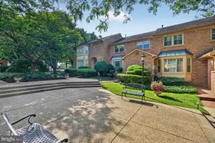 7328 Aynsley Ln, McLean, VA 22102 - Photo 6