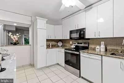 8360 Greensboro Drive #306, McLean, VA 22102 - Photo 8