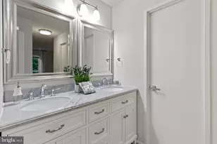 8360 Greensboro Dr, McLean, VA 22102 - Photo 26