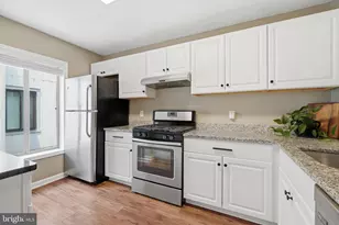 2263 Hunters Run Dr, Reston, VA 20191 - Photo 8