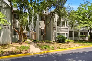 2263 Hunters Run Dr, Reston, VA 20191 - Photo 2
