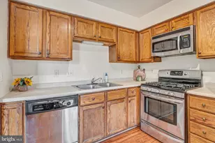6423 Katherine Ann Ln, Springfield, VA 22150 - Photo 6