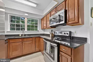 12103 Green Ledge Ct, Fairfax, VA 22033 - Photo 12