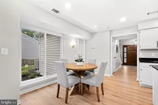 1323 Stourhead Ct, Herndon, VA 20170 - Photo 16