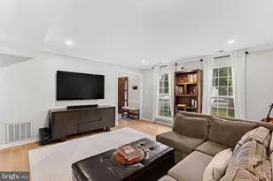 1323 Stourhead Ct, Herndon, VA 20170 - Photo 4
