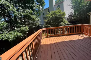10603 Reed's Landing Cir, Burke, VA 22015 - Photo 14