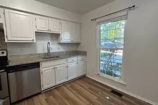 10603 Reed's Landing Cir, Burke, VA 22015 - Photo 8