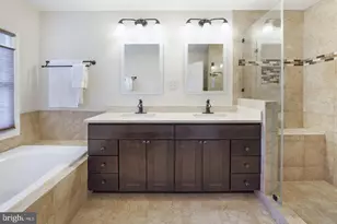 6624 Thurlton Dr, Alexandria, VA 22315 - Photo 16