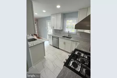 13524 Ellendale Drive, Chantilly, VA 20151 - Photo 6