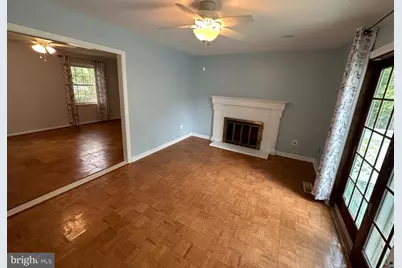 13524 Ellendale Drive, Chantilly, VA 20151 - Photo 4